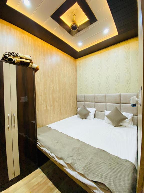 Namo Guest House Only For Indians Варанасі Екстер'єр фото