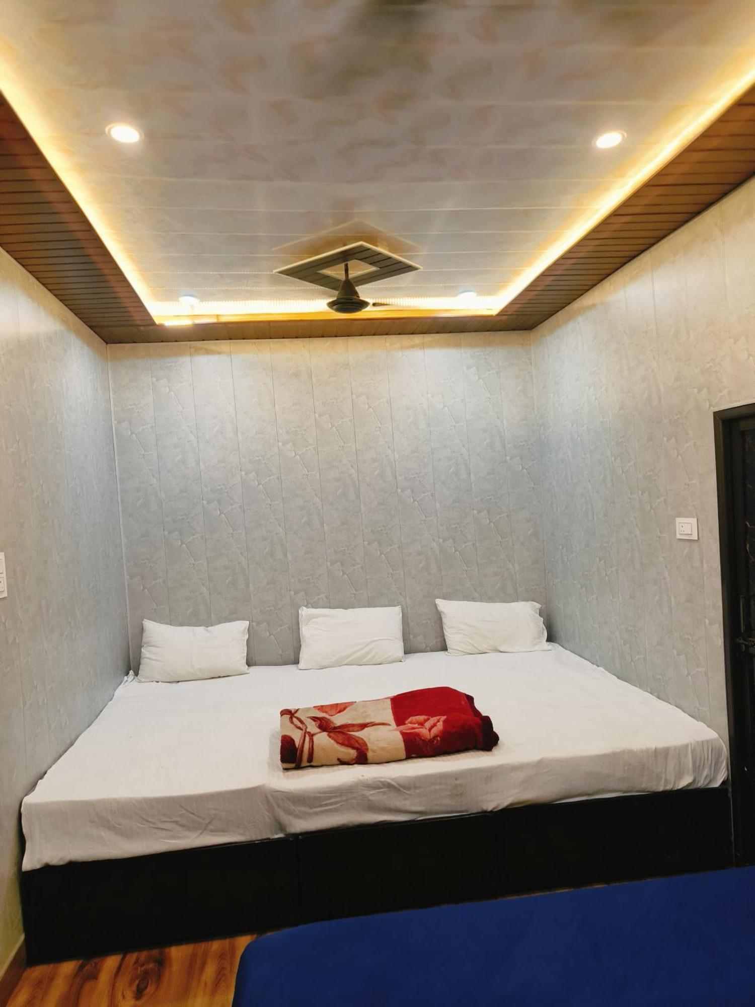 Namo Guest House Only For Indians Варанасі Екстер'єр фото