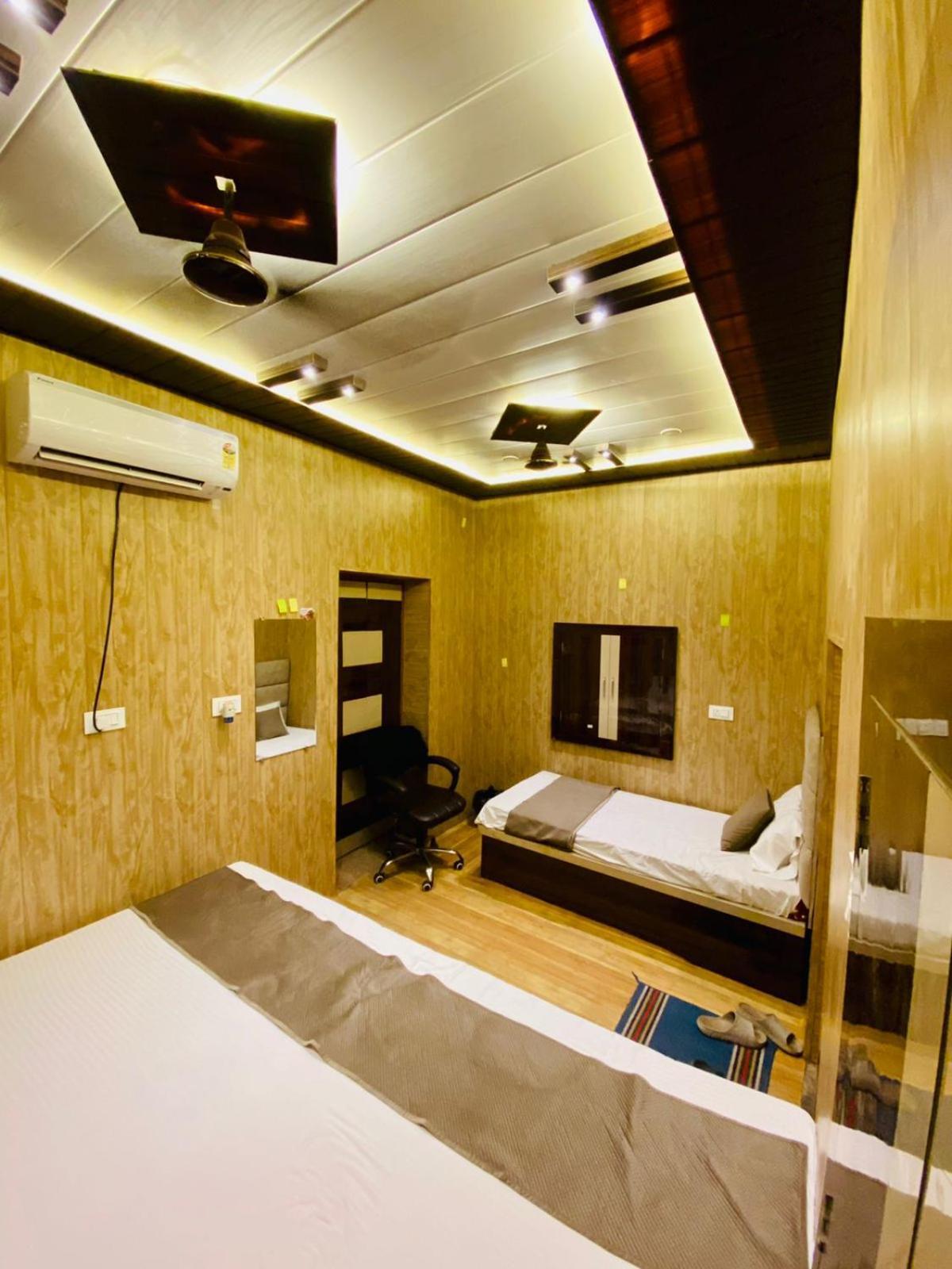 Namo Guest House Only For Indians Варанасі Екстер'єр фото